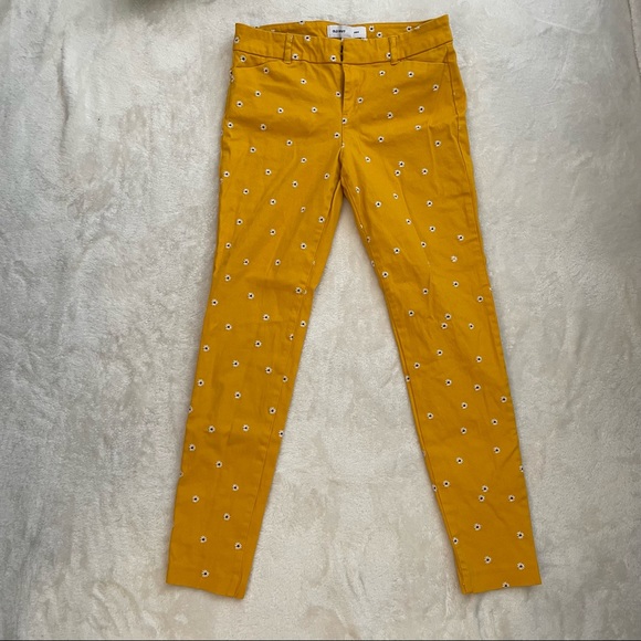 Daisy patterned yellow Old Navy Pixie Pants - Picture 2 of 6